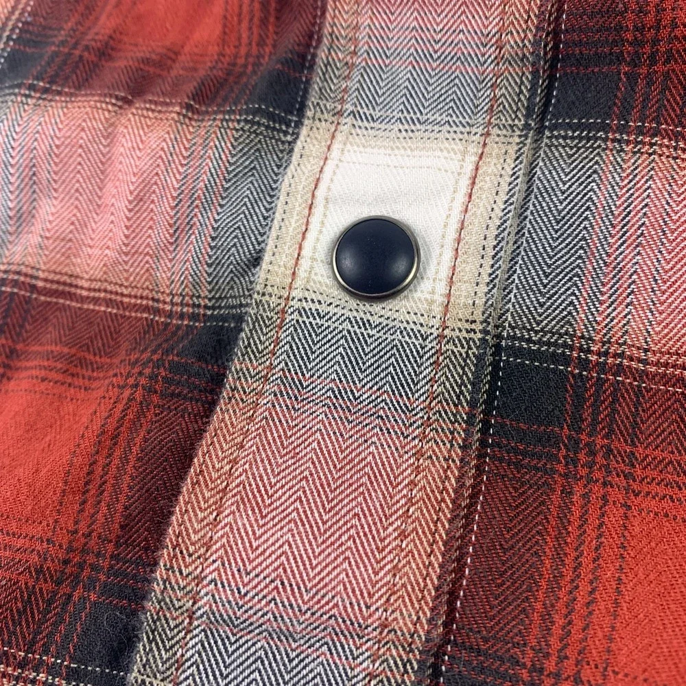 Banana Republic Tailoered Slim Fit Pearl Snap LS Sz L Red‎ Black Plaid Western